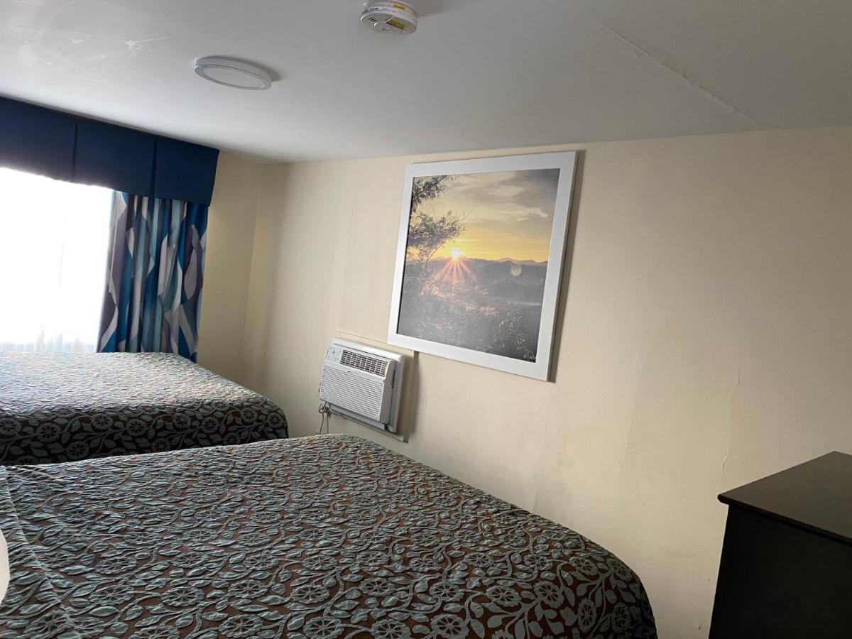 Days Inn By Wyndham Lincoln Exterior photo