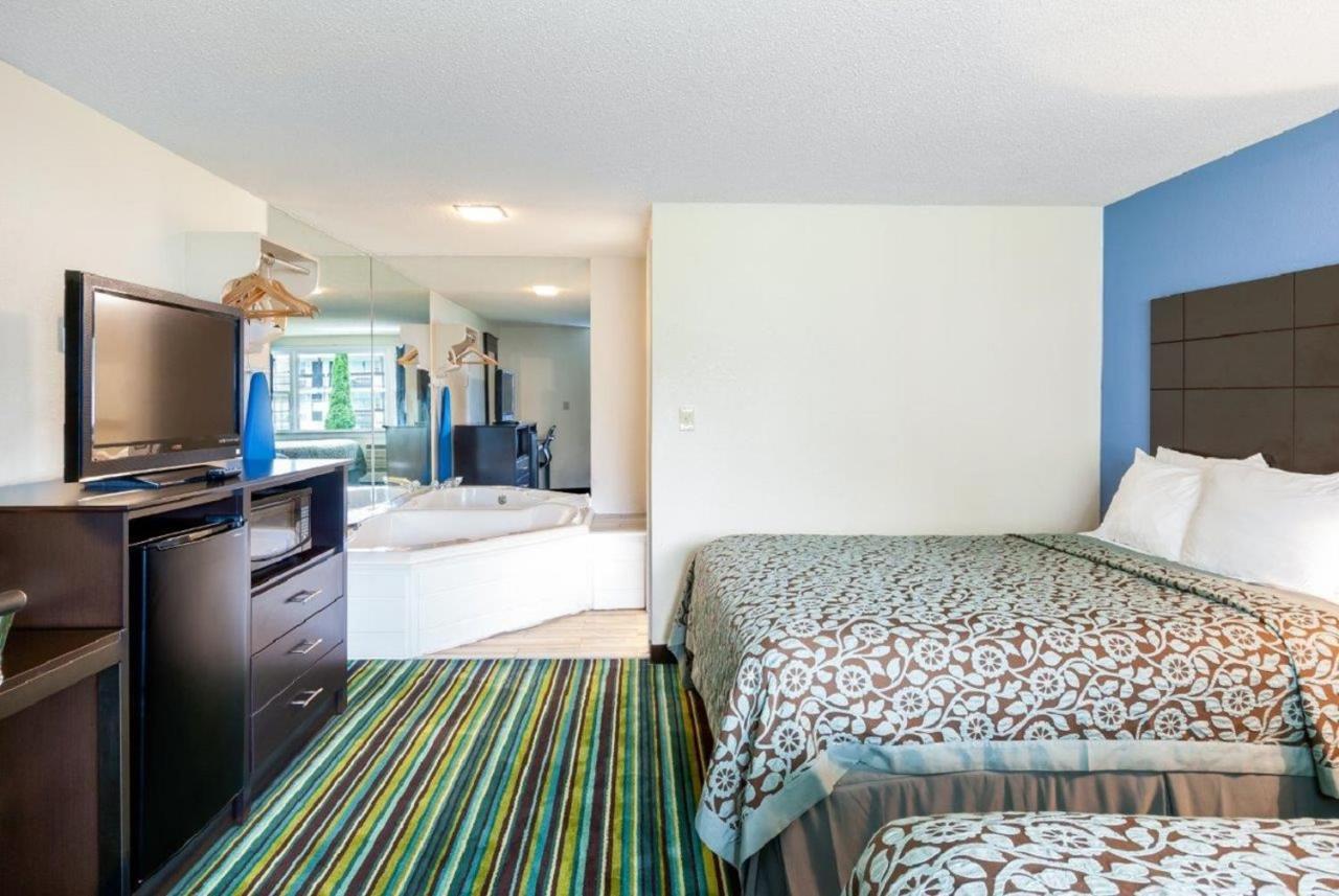 Days Inn By Wyndham Lincoln Exterior photo