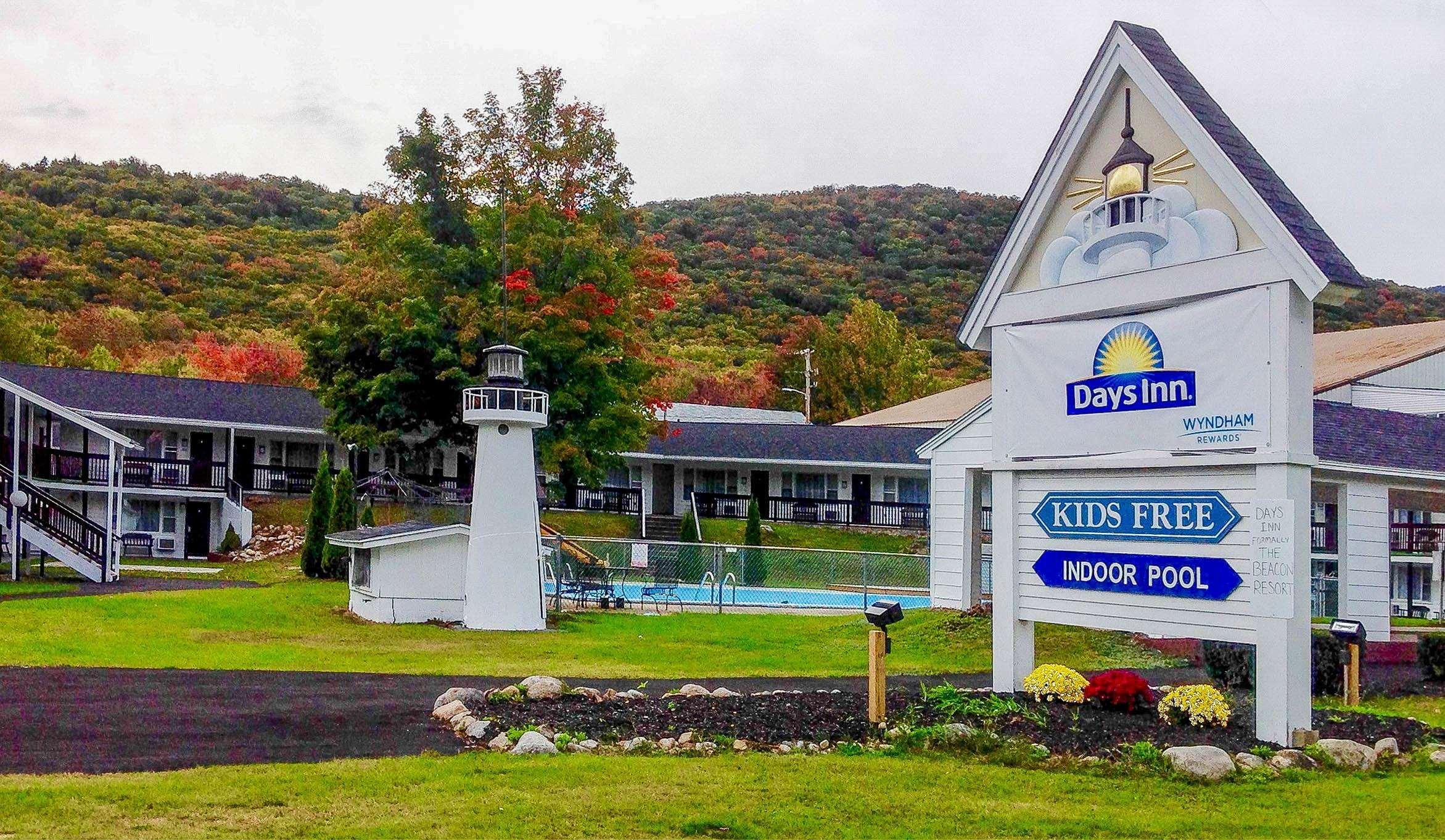 Days Inn By Wyndham Lincoln Exterior photo