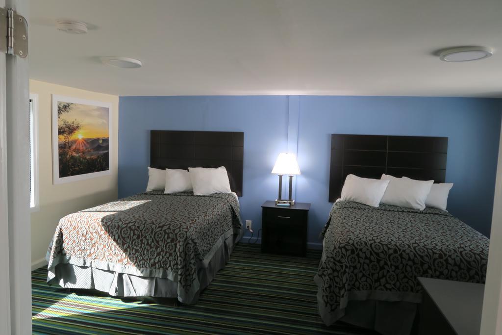 Days Inn By Wyndham Lincoln Exterior photo