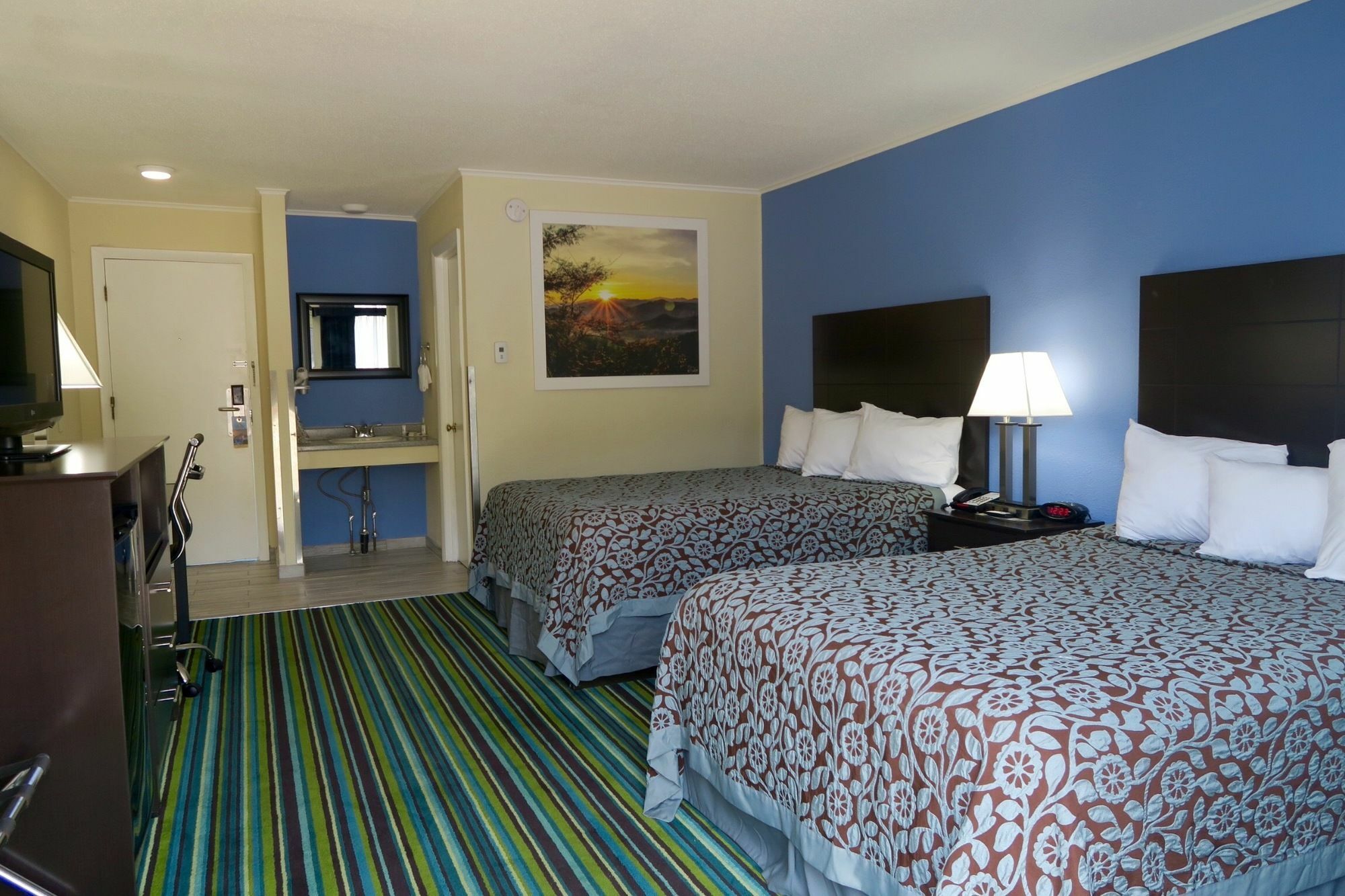 Days Inn By Wyndham Lincoln Exterior photo