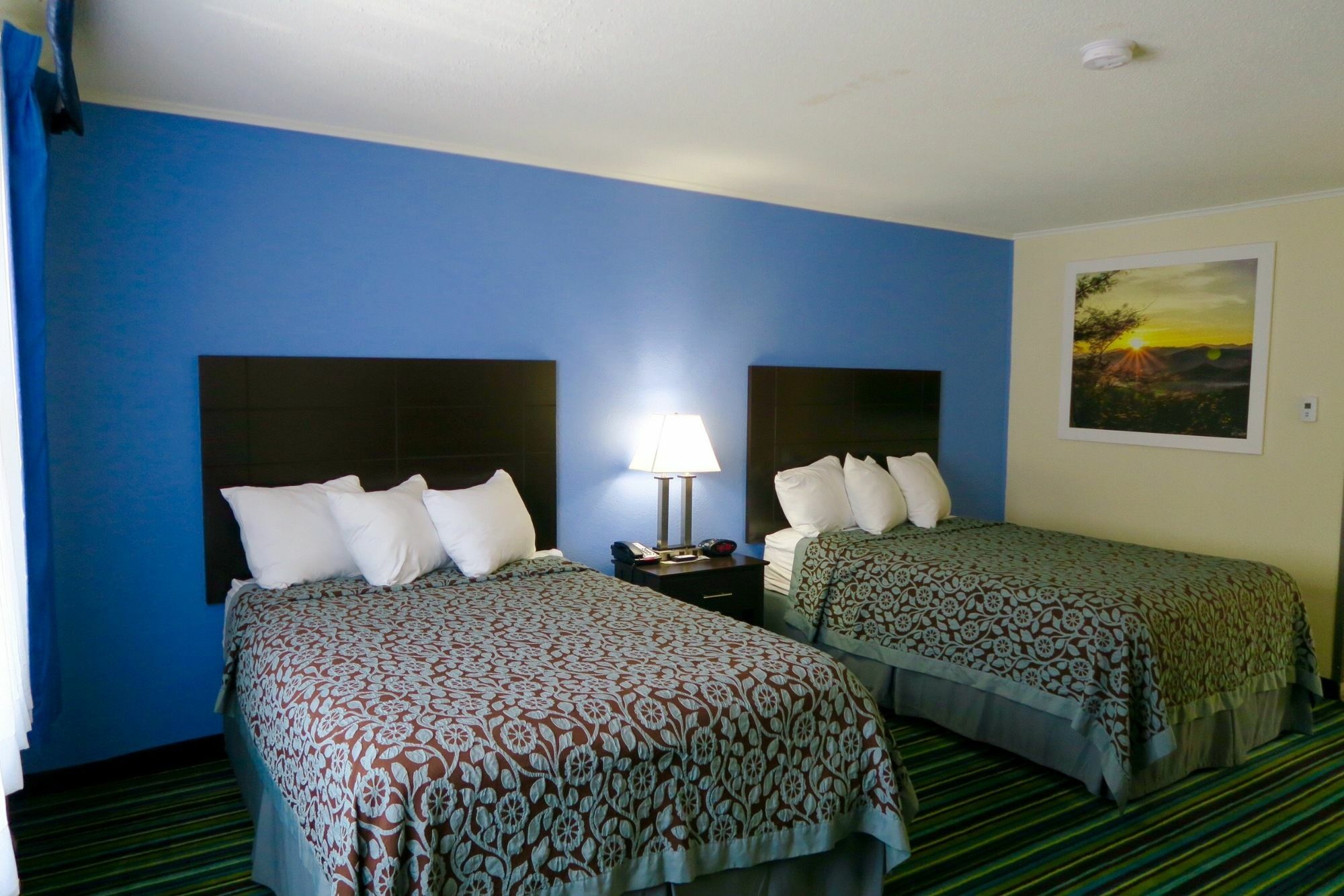Days Inn By Wyndham Lincoln Exterior photo